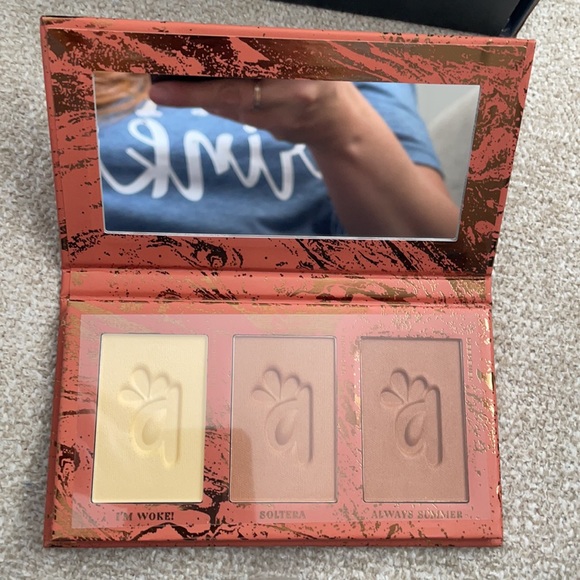 Alalmor Hydrating Complextion Trio - Picture 2 of 2